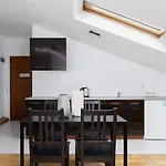 1 Bedroom Apartment With Ac - Dluga 65 Street