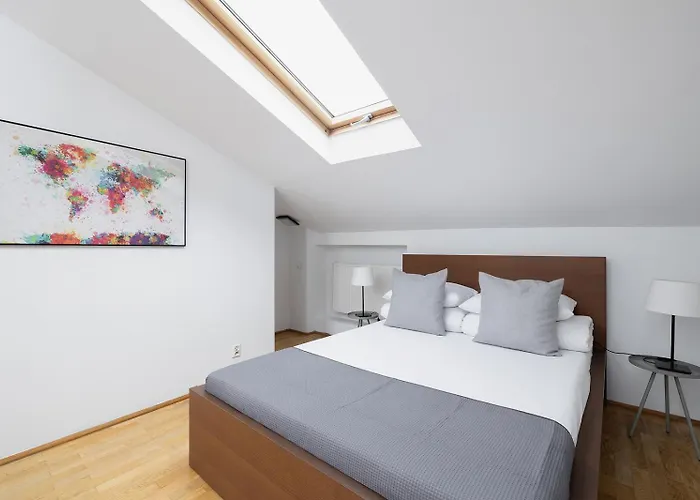 1 Bedroom Apartment With Ac - Dluga 65 Street